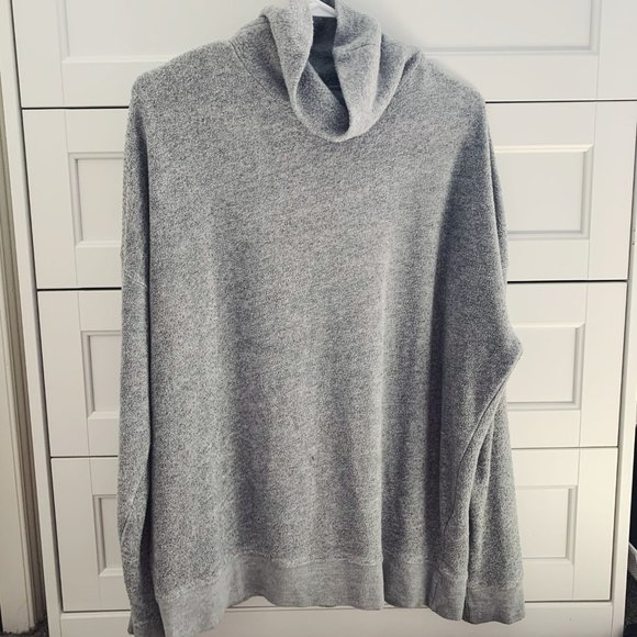 Urban Outfitters Turtleneck - Picture 1 of 1